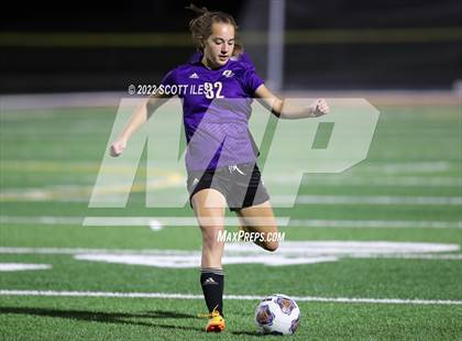 Thumbnail 3 in Licking Valley vs Bloom-Carroll (OHSAA D2 District) photogallery.