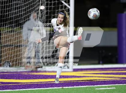 Thumbnail 1 in Licking Valley vs Bloom-Carroll (OHSAA D2 District) photogallery.