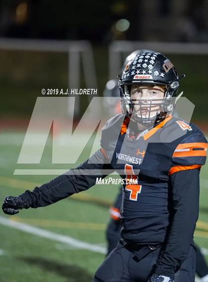 Thumbnail 2 in Blue Valley West vs. Shawnee Mission Northwest photogallery.