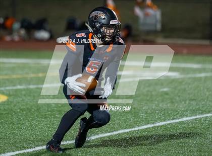 Thumbnail 1 in Blue Valley West vs. Shawnee Mission Northwest photogallery.