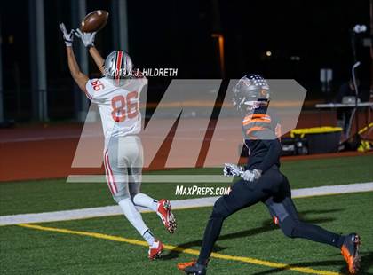 Thumbnail 2 in Blue Valley West vs. Shawnee Mission Northwest photogallery.