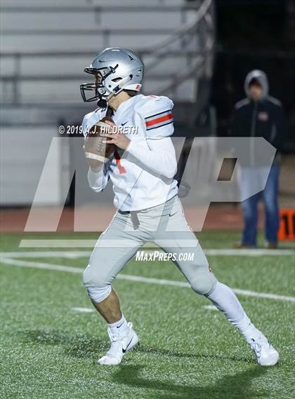 Thumbnail 2 in Blue Valley West vs. Shawnee Mission Northwest photogallery.