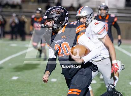Thumbnail 1 in Blue Valley West vs. Shawnee Mission Northwest photogallery.