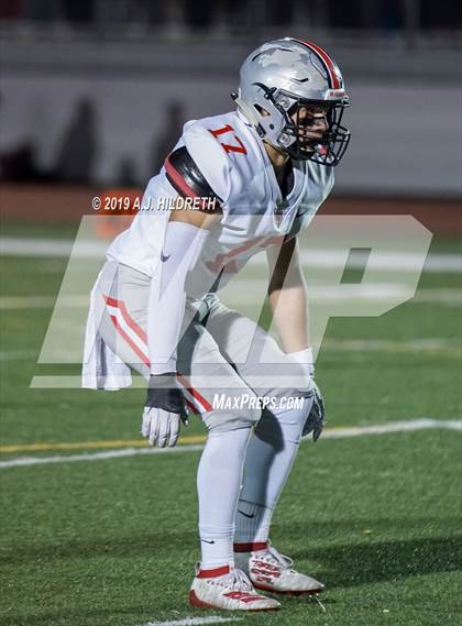 Thumbnail 3 in Blue Valley West vs. Shawnee Mission Northwest photogallery.