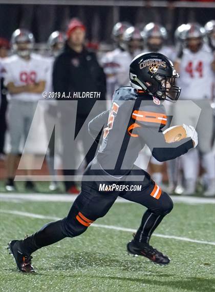 Thumbnail 3 in Blue Valley West vs. Shawnee Mission Northwest photogallery.