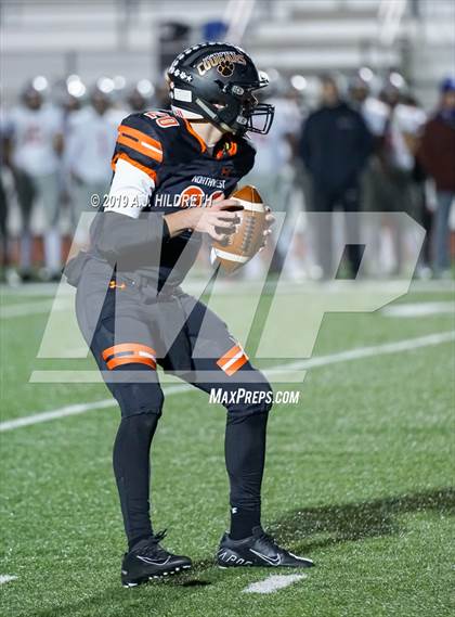 Thumbnail 3 in Blue Valley West vs. Shawnee Mission Northwest photogallery.