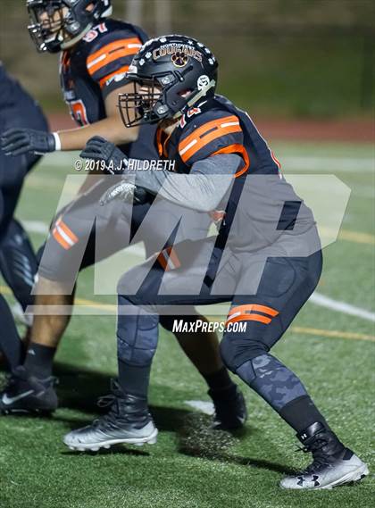 Thumbnail 1 in Blue Valley West vs. Shawnee Mission Northwest photogallery.