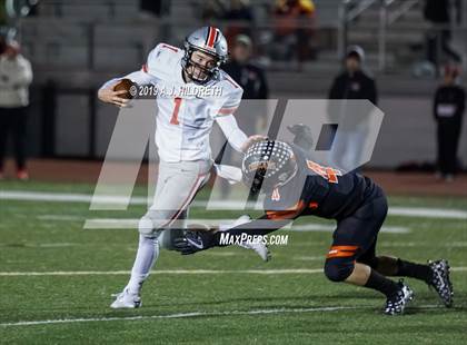 Thumbnail 3 in Blue Valley West vs. Shawnee Mission Northwest photogallery.