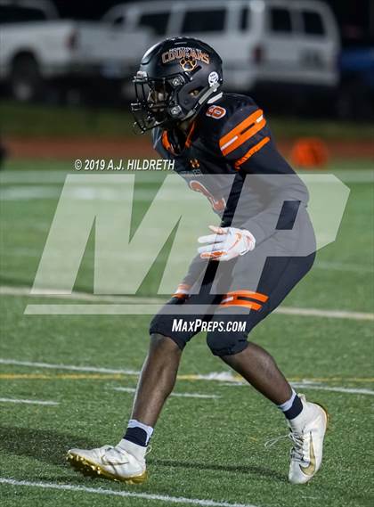 Thumbnail 2 in Blue Valley West vs. Shawnee Mission Northwest photogallery.