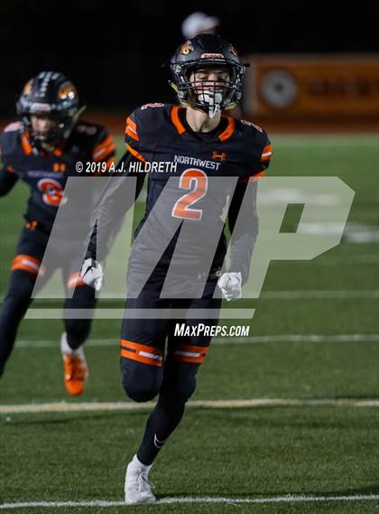 Thumbnail 1 in Blue Valley West vs. Shawnee Mission Northwest photogallery.