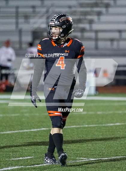 Thumbnail 1 in Blue Valley West vs. Shawnee Mission Northwest photogallery.