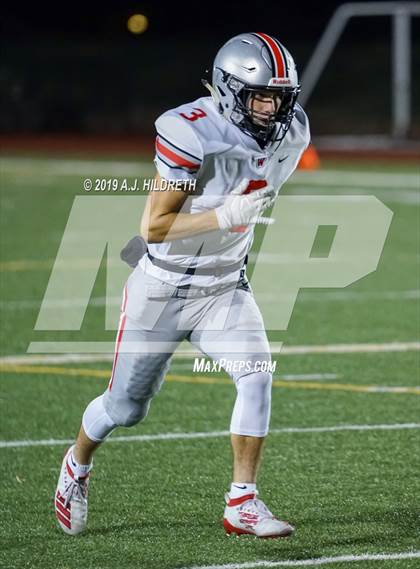 Thumbnail 2 in Blue Valley West vs. Shawnee Mission Northwest photogallery.