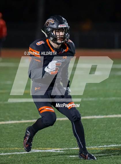 Thumbnail 1 in Blue Valley West vs. Shawnee Mission Northwest photogallery.