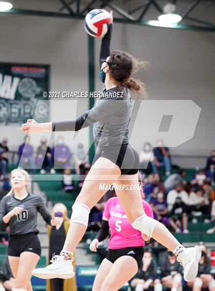 Thumbnail 1 in College Station vs Magnolia West (UIL 5A Regional Quarterfinal) photogallery.