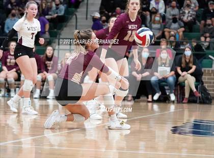 Thumbnail 2 in College Station vs Magnolia West (UIL 5A Regional Quarterfinal) photogallery.