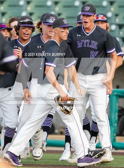 Thumbnail 2 in Aledo vs Abilene Wylie (UIL 5A Regional Semi-Final) photogallery.