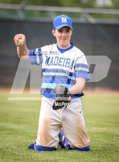 Thumbnail 3 in Summit Country Day vs. Madeira (OHSAA Division 3 Sectional) photogallery.