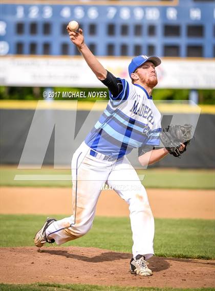 Thumbnail 2 in Summit Country Day vs. Madeira (OHSAA Division 3 Sectional) photogallery.