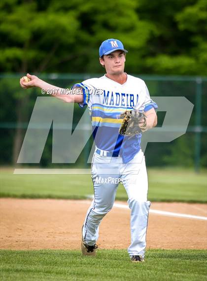 Thumbnail 1 in Summit Country Day vs. Madeira (OHSAA Division 3 Sectional) photogallery.