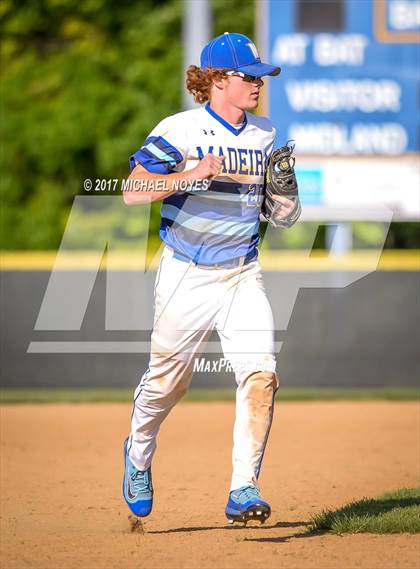 Thumbnail 3 in Summit Country Day vs. Madeira (OHSAA Division 3 Sectional) photogallery.