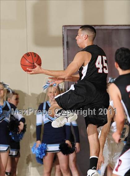 Thumbnail 3 in Valor Christian vs. Roosevelt (4A 1st Round Playoff) photogallery.