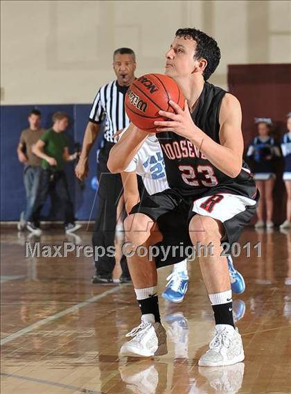 Thumbnail 3 in Valor Christian vs. Roosevelt (4A 1st Round Playoff) photogallery.