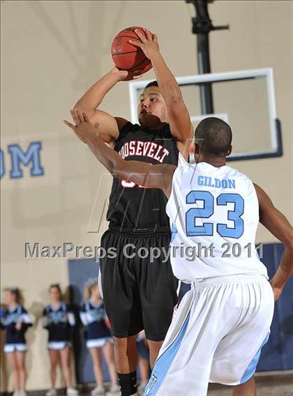 Thumbnail 3 in Valor Christian vs. Roosevelt (4A 1st Round Playoff) photogallery.