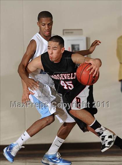 Thumbnail 2 in Valor Christian vs. Roosevelt (4A 1st Round Playoff) photogallery.