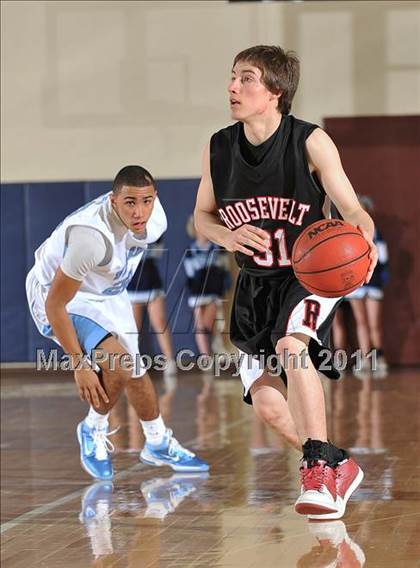 Thumbnail 1 in Valor Christian vs. Roosevelt (4A 1st Round Playoff) photogallery.