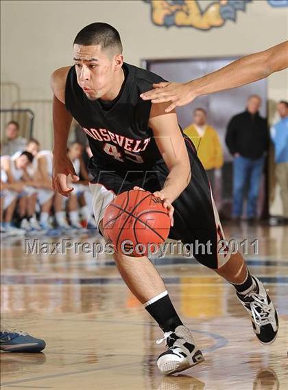 Thumbnail 1 in Valor Christian vs. Roosevelt (4A 1st Round Playoff) photogallery.