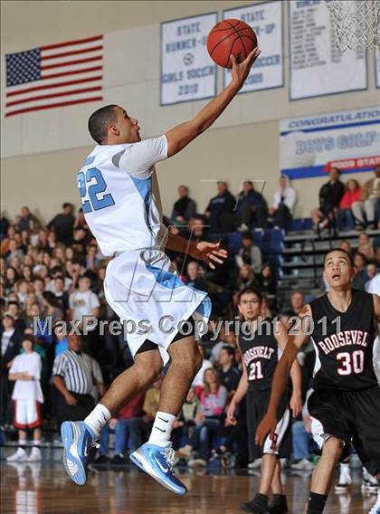 Thumbnail 3 in Valor Christian vs. Roosevelt (4A 1st Round Playoff) photogallery.