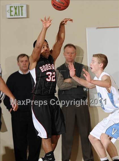 Thumbnail 1 in Valor Christian vs. Roosevelt (4A 1st Round Playoff) photogallery.