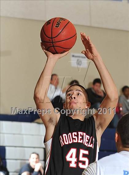 Thumbnail 2 in Valor Christian vs. Roosevelt (4A 1st Round Playoff) photogallery.