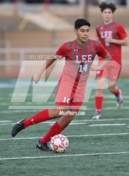 Thumbnail 1 in Lee [Robert E.] vs Central Catholic photogallery.