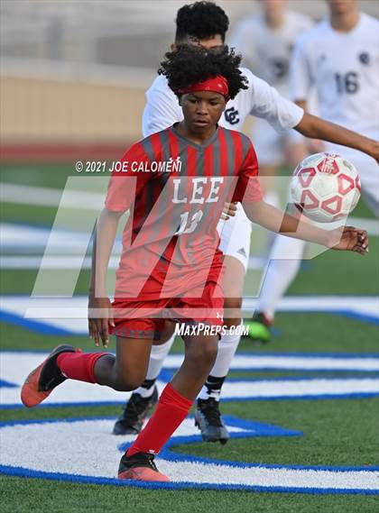 Thumbnail 1 in Lee [Robert E.] vs Central Catholic photogallery.