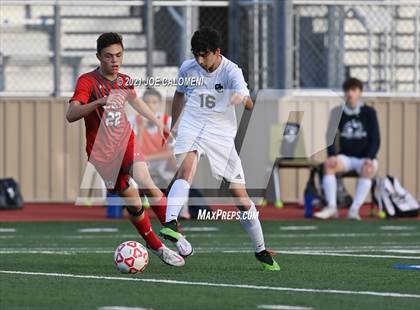 Thumbnail 1 in Lee [Robert E.] vs Central Catholic photogallery.