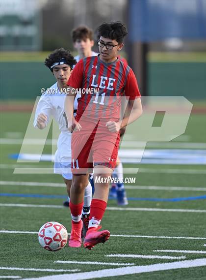 Thumbnail 1 in Lee [Robert E.] vs Central Catholic photogallery.