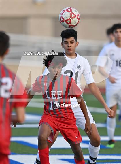 Thumbnail 1 in Lee [Robert E.] vs Central Catholic photogallery.