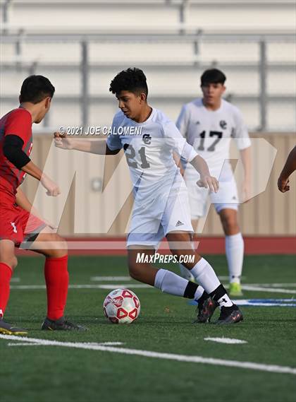 Thumbnail 2 in Lee [Robert E.] vs Central Catholic photogallery.