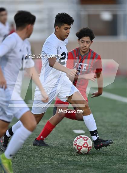 Thumbnail 3 in Lee [Robert E.] vs Central Catholic photogallery.