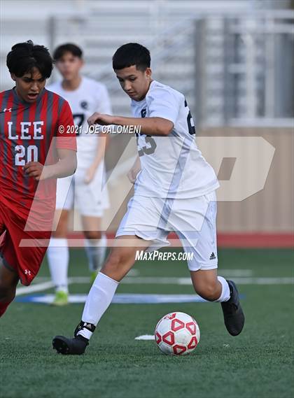 Thumbnail 1 in Lee [Robert E.] vs Central Catholic photogallery.