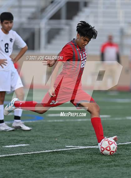 Thumbnail 1 in Lee [Robert E.] vs Central Catholic photogallery.