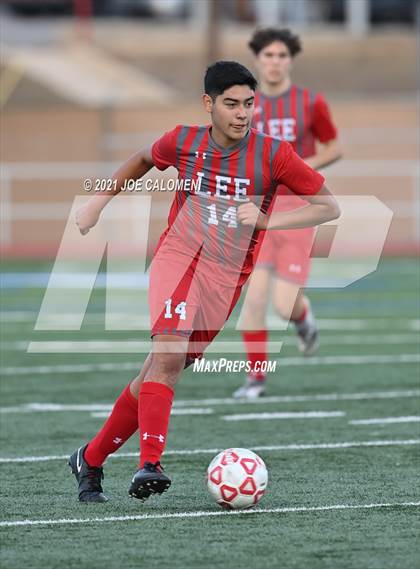 Thumbnail 2 in Lee [Robert E.] vs Central Catholic photogallery.