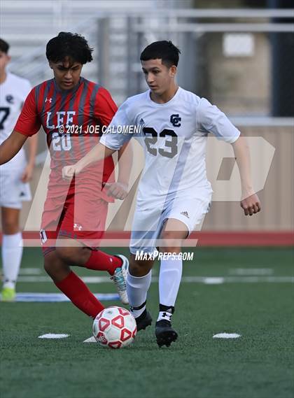Thumbnail 1 in Lee [Robert E.] vs Central Catholic photogallery.