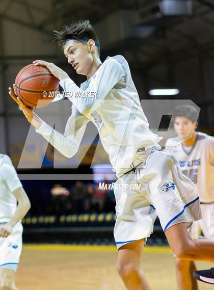 Thumbnail 3 in Los Altos vs. St. Mary's (S.C. Warriors/Aptos Tournament) photogallery.