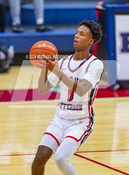 Thumbnail 1 in Hardin-Jefferson VS La Porte (Hardin-Jefferson Basketball Tournament) photogallery.