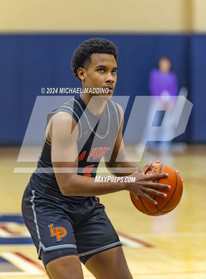 Thumbnail 2 in Hardin-Jefferson VS La Porte (Hardin-Jefferson Basketball Tournament) photogallery.