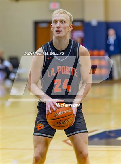 Thumbnail 1 in Hardin-Jefferson VS La Porte (Hardin-Jefferson Basketball Tournament) photogallery.