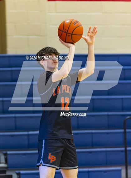 Thumbnail 1 in Hardin-Jefferson VS La Porte (Hardin-Jefferson Basketball Tournament) photogallery.