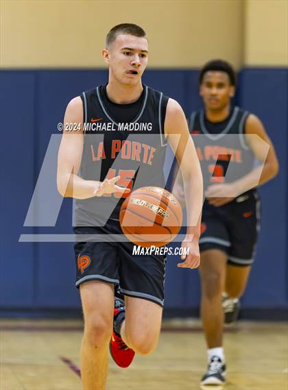 Thumbnail 2 in Hardin-Jefferson VS La Porte (Hardin-Jefferson Basketball Tournament) photogallery.